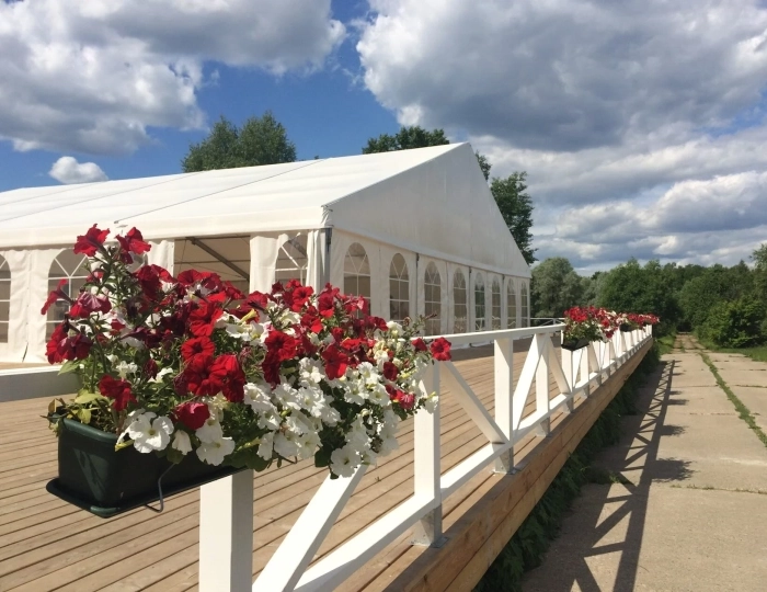 Шатер у пруда - Парк-отель Tulip Inn Sofrino / Тюлип Инн Софрино